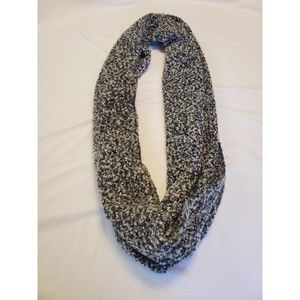 Anthropologie Black & White Poly Blend Knit Circular Cowl Infinity Scarf Thick